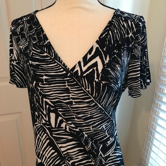 Chaps Tops - Chaps black & white stretch top. Size P/M